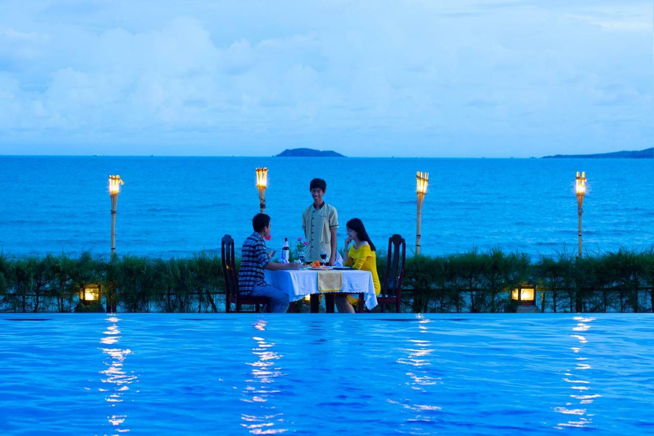 Hon Rom Central Beach Resort सहारा 3*